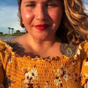 Meet your Posher, Roxana